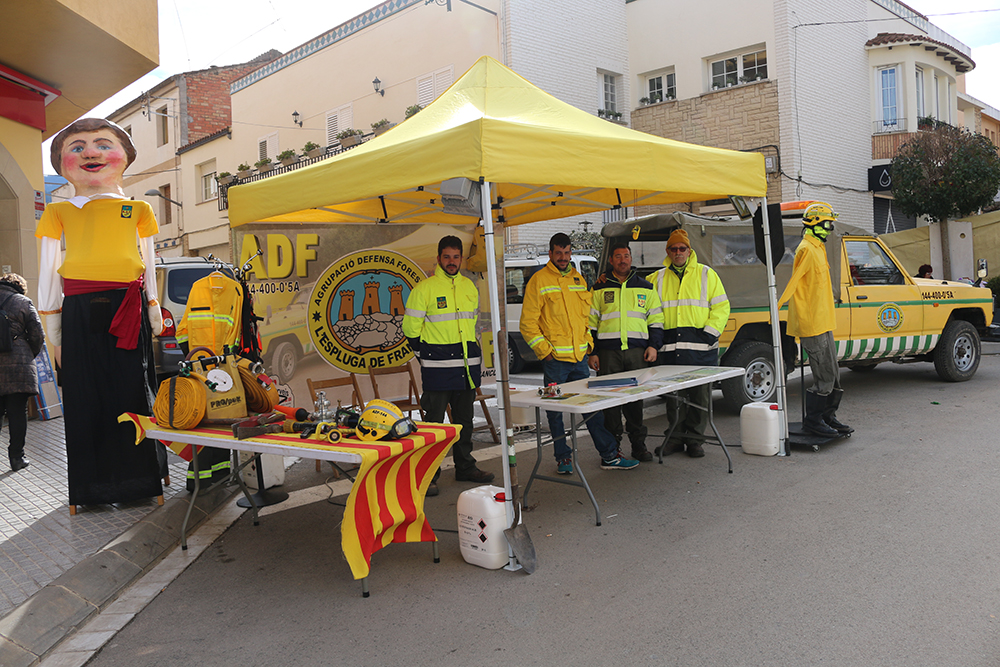 Membres de l'ADF de l'Espluga, a la Fira. (Foto: Xavier Lozano)