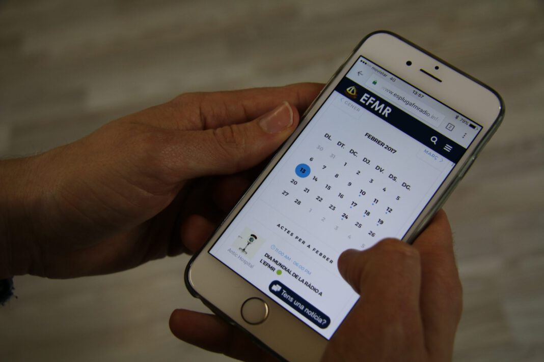 La nova agenda de l'EFMR, consultable des del mòbil. (Gerard Bosch)