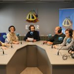 La tertúlia d’entitats al primer programa de La Plaça a l’Espluga FM Ràdio. (Foto: Cristian Sagastibelza)