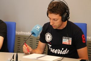 El president del Motoclub Francolí, Quim Morgades, a l'Espluga FM Ràdio. (Foto: Josep Morató)