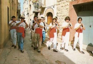 La primera actuació dels grallers de l'Espluga, el 1992. (Foto: Cedida)