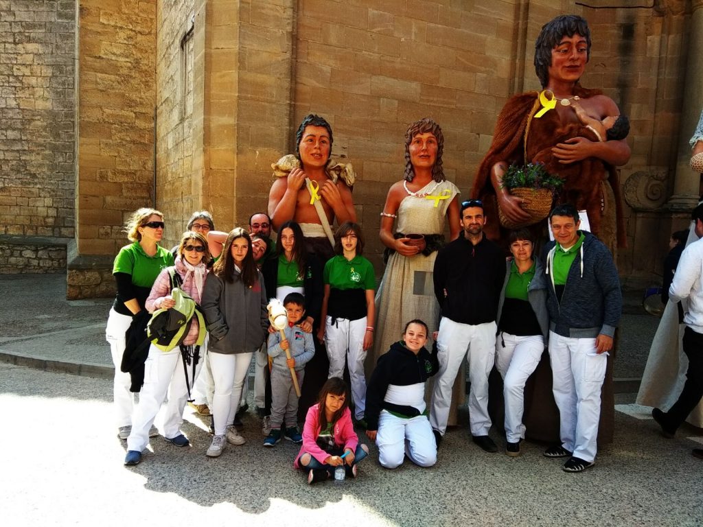 Els Gegants de l'Espluga, aquest 1 de maig a Maials. (Foto: Cedida)