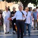 L’alcalde de l’Espluga, David Rovira, durant la inauguració de la nova plaça de Sant Isidre. (Foto: Xavier Lozano)