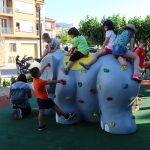 El nou parc infantil de la plaça de Sant Isidre, acabat d’inaugurar. (Foto: Xavier Lozano)