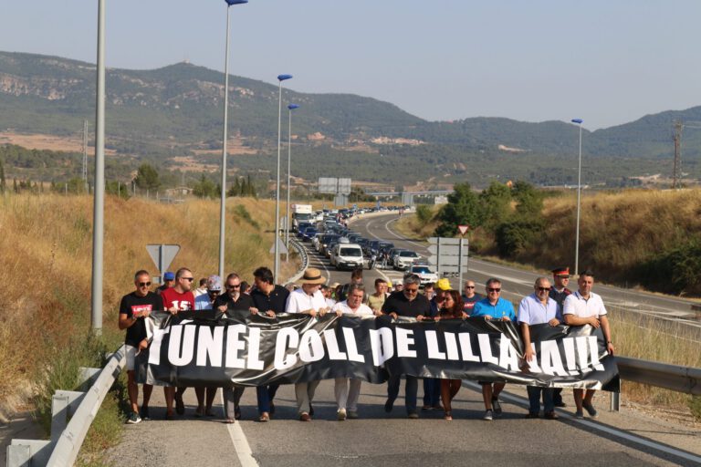 La Conca torna a tallar l’N-240 pel Túnel del coll de Lilla amb l’expectativa del compromís del Govern