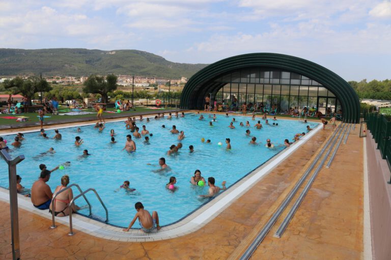 Montblanc descarta l’acord de la piscina coberta del càmping i en construirà una el 2019
