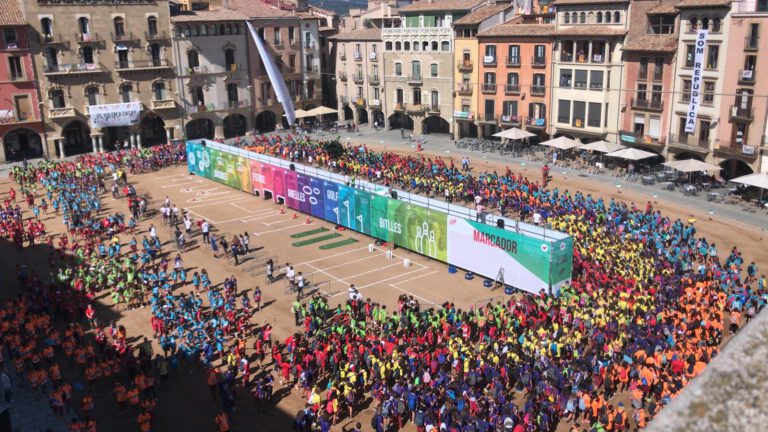 L’Escola Vedruna de l’Espluga participa en una marató solidària a Vic
