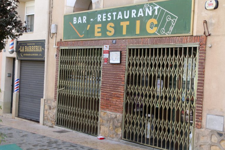 El 78% dels comerciants de la Unió de Botiguers de l’Espluga han abaixat la persina per la vaga