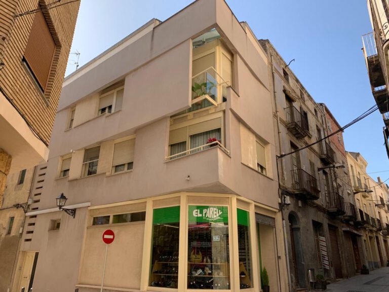 El Col·legi d’Arquitectes de Catalunya recull la Casa Bultó de l’Espluga com a patrimoni arquitectònic modern El Col·legi d’Arquitectes de Catalunya recull la Casa Bultó de l’Espluga com a patrimoni arquitectònic modern