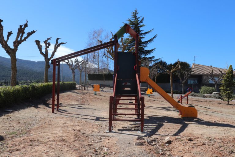 Junts per l’Espluga reclama parcs infantils més inclusius al municipi