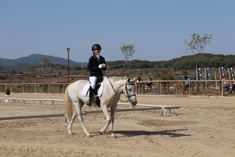 L’Hípica Francolí reactiva les rutes a cavall per amateurs